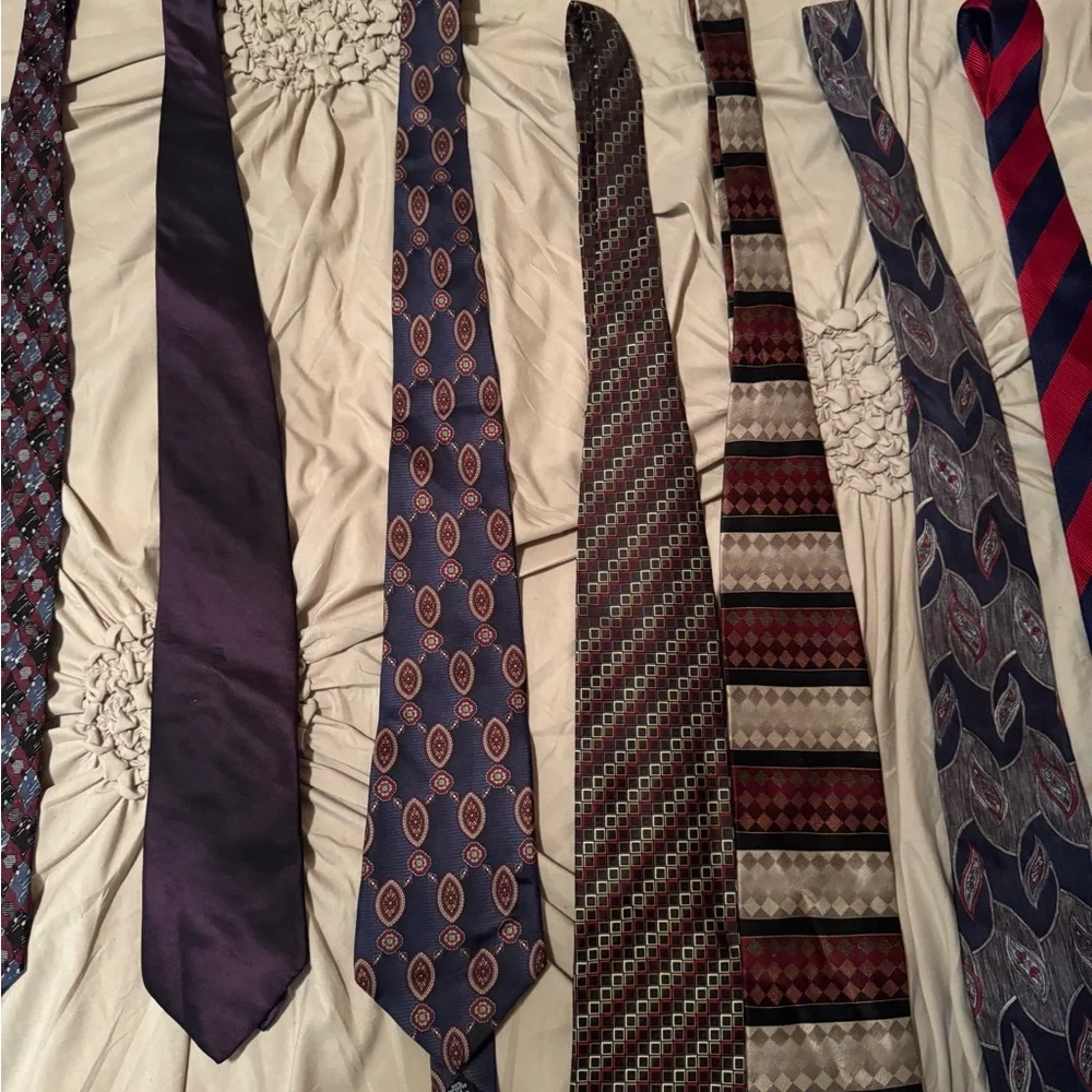 Assorted Patterned Ties Collection - Picture 3 of 16